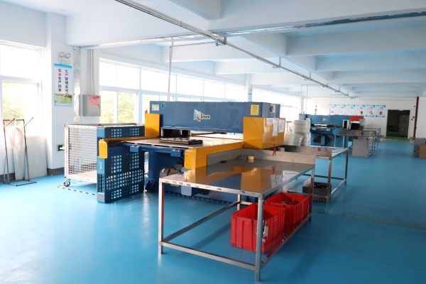 吸塑包(bāo)裝生産車間