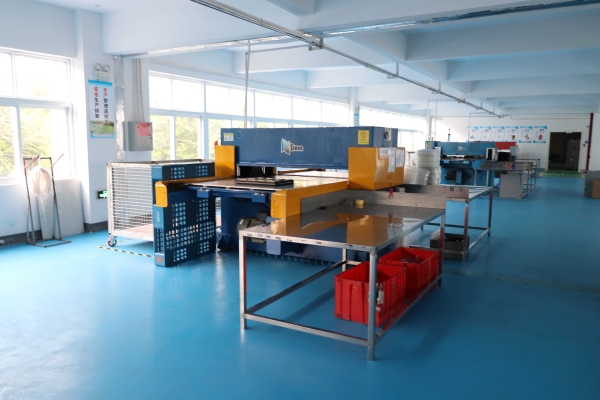 吸(xī)塑包裝生産車間(jiān)