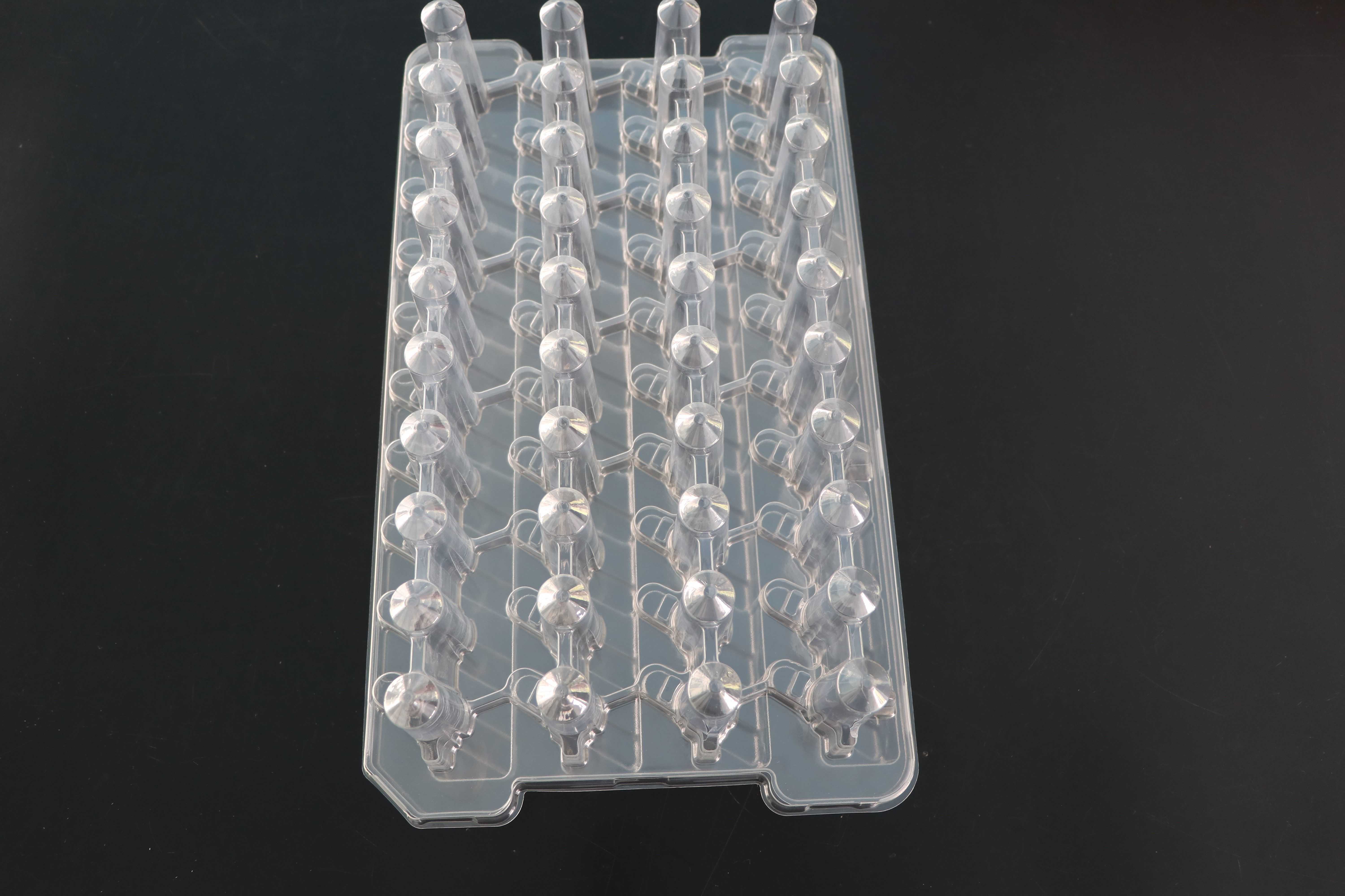 汽車零部(bu)件吸塑包(bao)裝